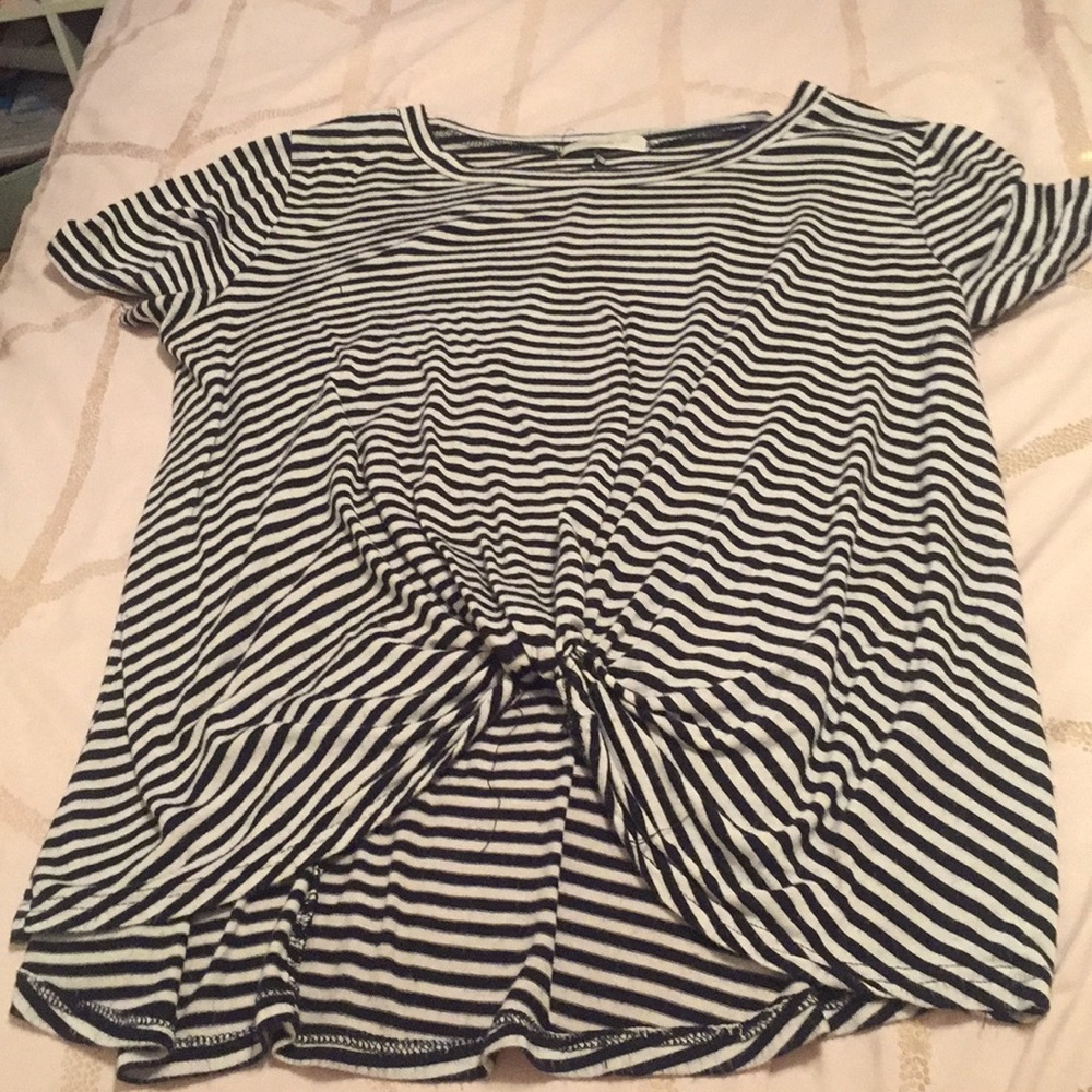Stripes shirt with twist